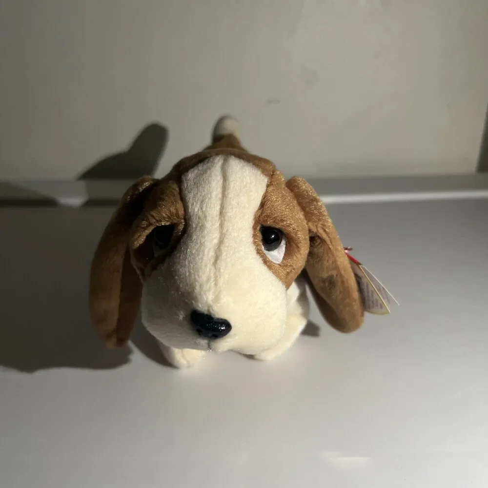 VTG Beanie Baby, Tracker Hound Dog, Brown and white with all tags